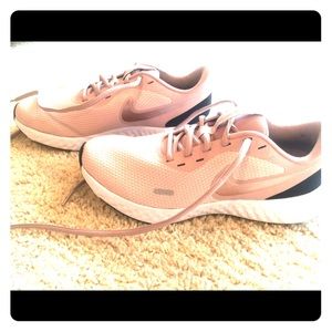 Women’s Nike Revolution Blush size7 sneaker.